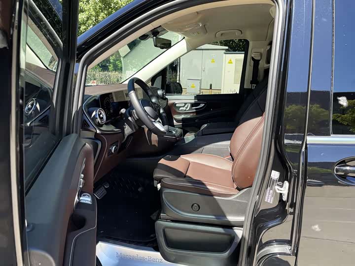 Mercedes-Benz V-Class 2024 V 300 L — фото 3