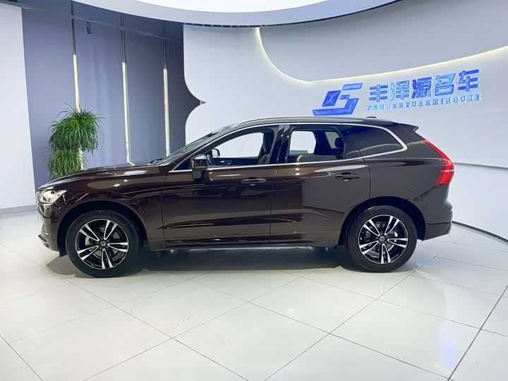 Volvo XC60 2019 T 5 4 WD V — фото 2