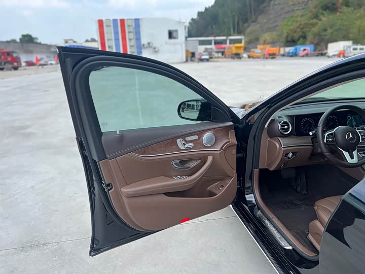 Mercedes-Benz E-Class 2020 E 300 L — фото 13