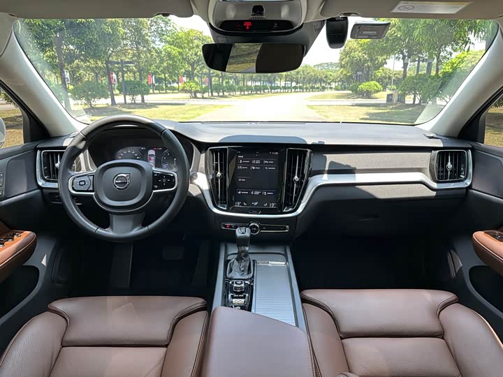 Volvo V60 2020 T 5 — фото 7