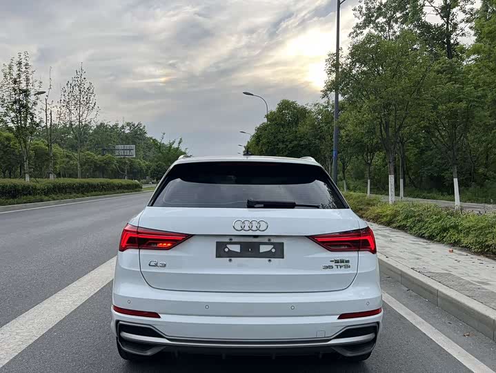 Audi Q3 2022 35 TFSI — фото 5