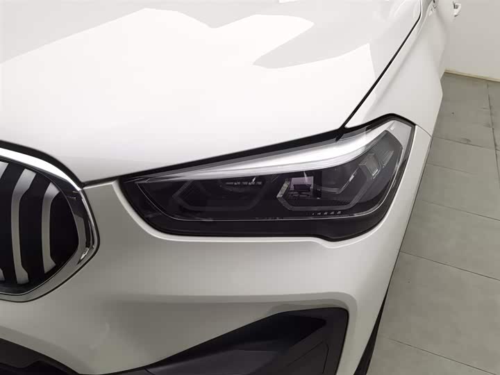 BMW X1 2022 s Drive 25 Li Leading — фото 7