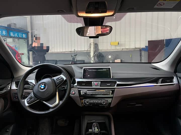BMW X1 2020 s Drive 20 Li — фото 6