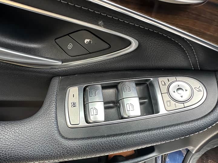 Mercedes-Benz GLC 2017 GLC 260 4 MATIC — фото 18