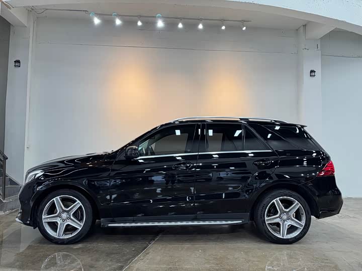 Mercedes-Benz GLE 2015 GLE 400 4 MATIC — фото 4