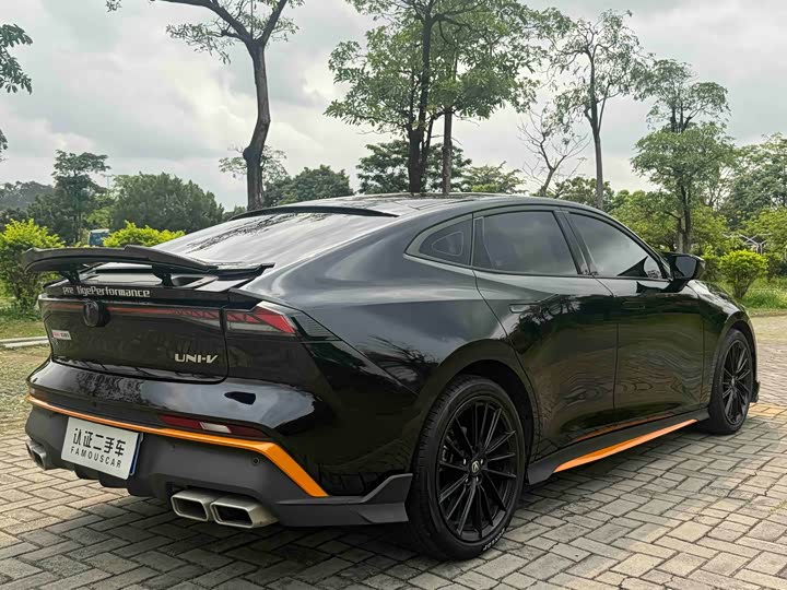 Changan UNI-V 2024 1.5 T Sport — фото 25