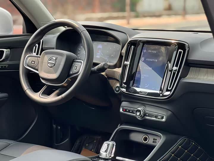 Volvo XC40 2020 T 4 WD — фото 8