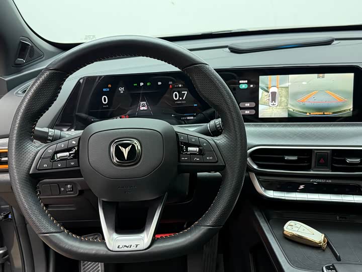 Changan UNI-T 2022 2.0 T — фото 15