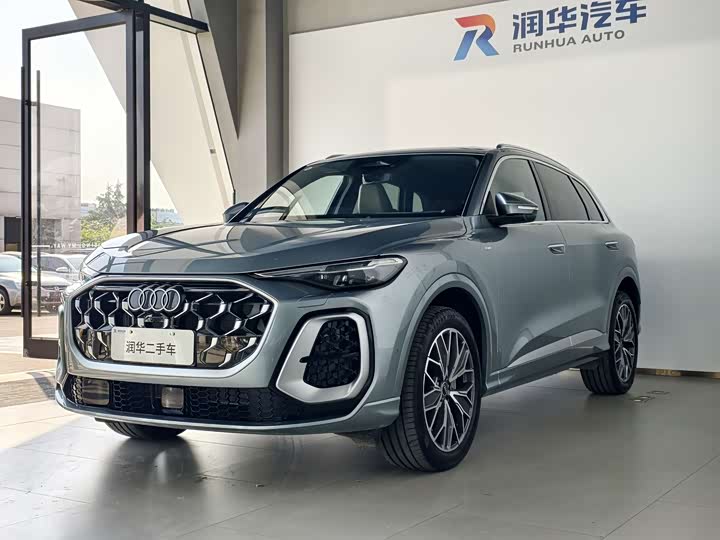 Audi Q5L 2026 2.0 T Luxury — фото 1
