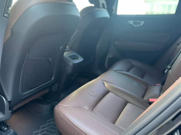 Volvo XC60 2024 B 5 4 WD — фото 12