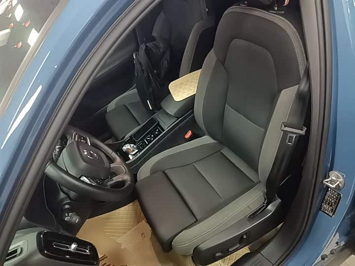 Volvo XC40 2023 B 3 — фото 15