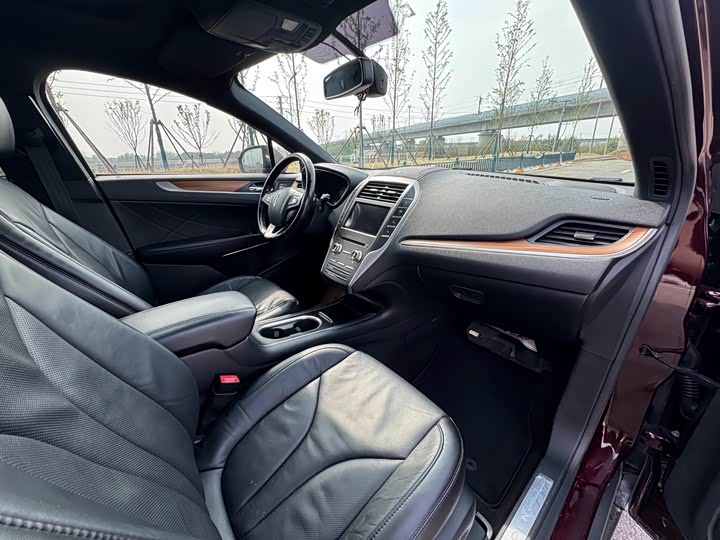 Lincoln MKC 2019 2.0 T 4 WD VI — фото 11