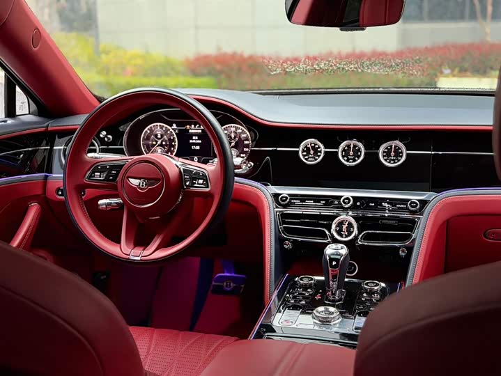 Bentley Flying Spur — фото 5