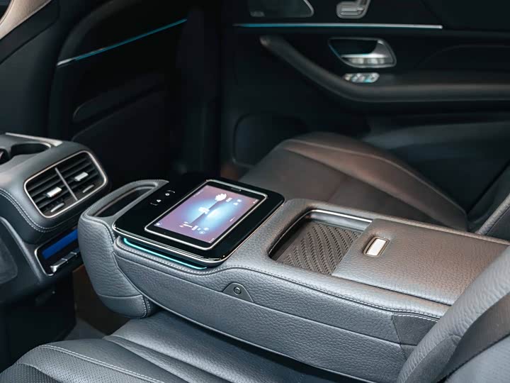 Mercedes-Benz GLS 2018 GLS 500 4 MATIC — фото 24