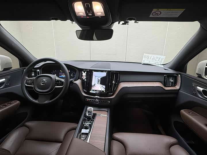 Volvo XC60 Hybrid 2024 T 8 PHEV 4 WD — фото 10