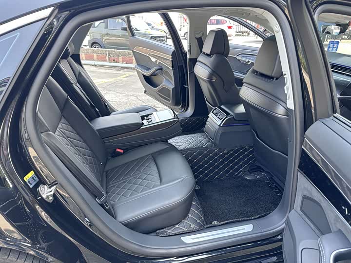 Audi A8 2023 A 8 L 50 TFSI quattro — фото 10