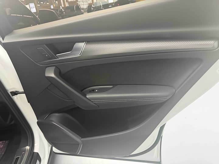 Audi Q5L Sportback 2021 40 TFSI Luxury — фото 12