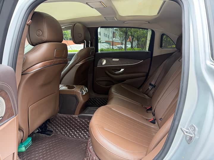 Mercedes-Benz E-Class 2017 E 300 L Luxury — фото 6
