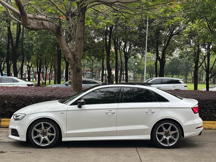 Audi A3 2017 Limousine 35 TFSI Sport — фото 37