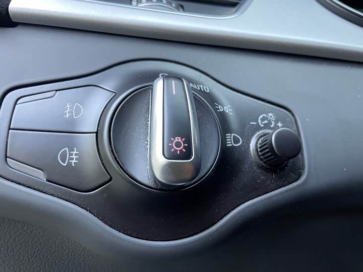 Audi A4 2014 40 TFSI allroad quattro plus — фото 14