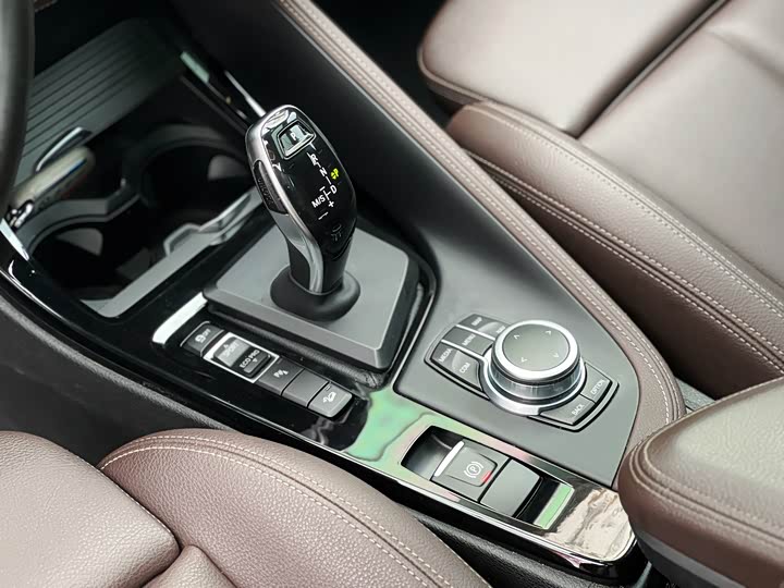 BMW X1 2020 x Drive 25 Li — фото 19