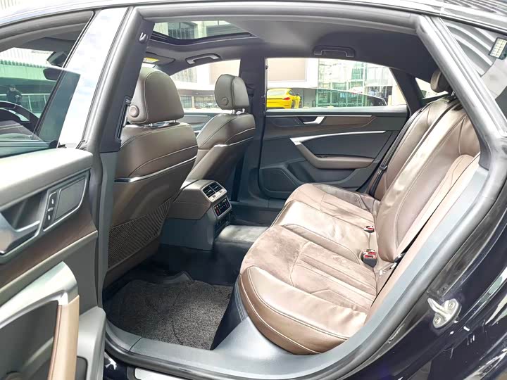 Audi A7L 2022 45 TFSI S-line — фото 5