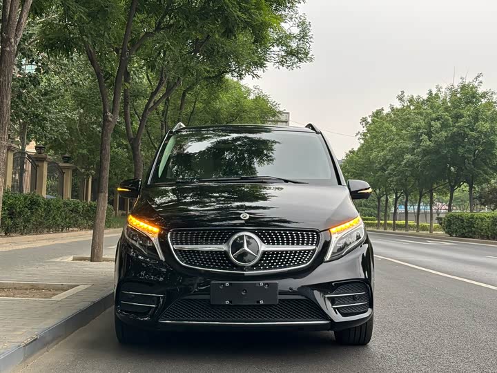 Mercedes-Benz V-Class 2022 V 260 L — фото 2
