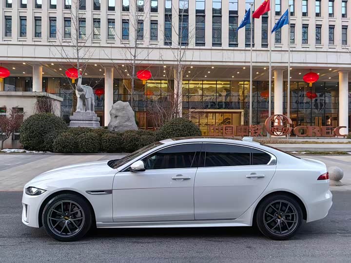 Jaguar XEL 2021 2.0 T 250 PS R-DYNAMIC SE — фото 4