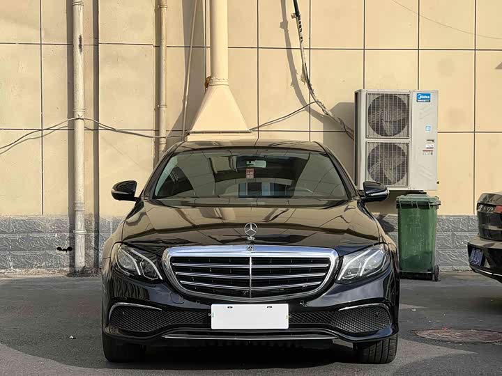 Mercedes-Benz E-Class 2019 E 300 L Luxury — фото 2