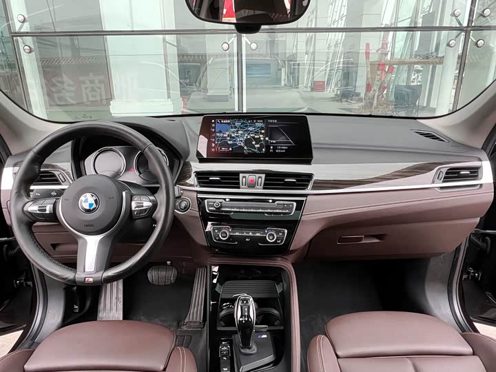 BMW X1 2020 x Drive 25 Li — фото 12