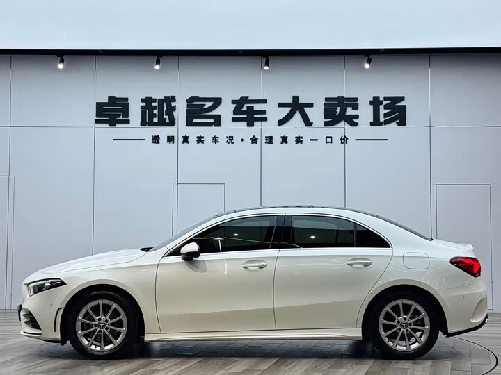 Mercedes-Benz A-Class 2022 A 200 L — фото 4