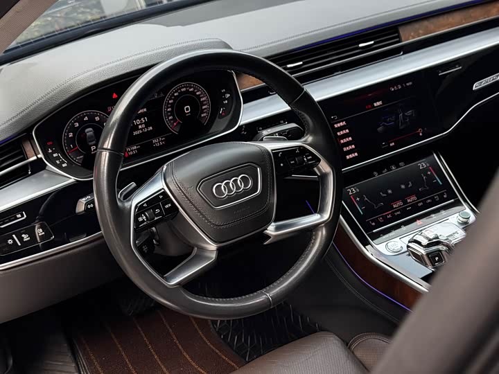 Audi A8 2019 Plus A 8 L 50 TFSI quattro Luxury — фото 17