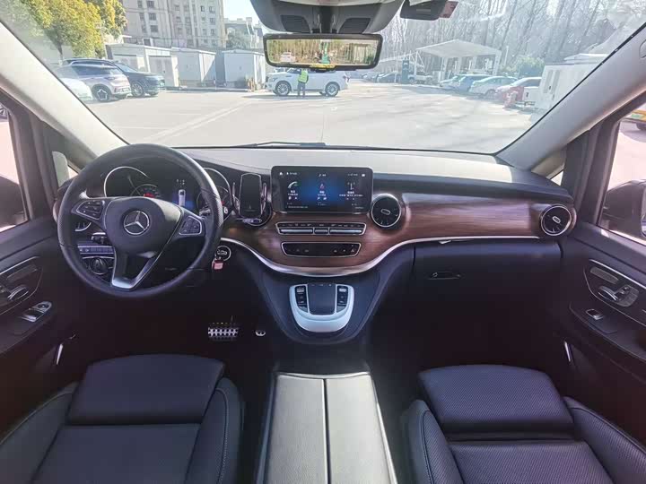 Mercedes-Benz V-Class 2022 V 260 L — фото 6