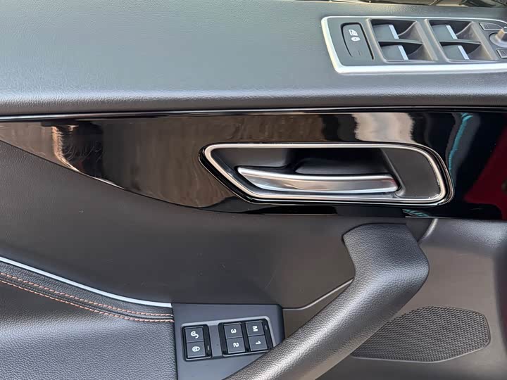 Jaguar F-PACE 2020 2.0 T — фото 23
