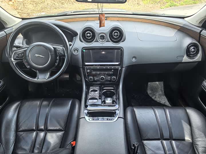 Jaguar XJ 2016 XJL 2.0 T 2 WD — фото 7