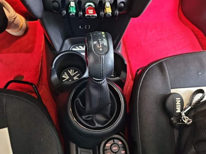 MINI Hatch — фото 14