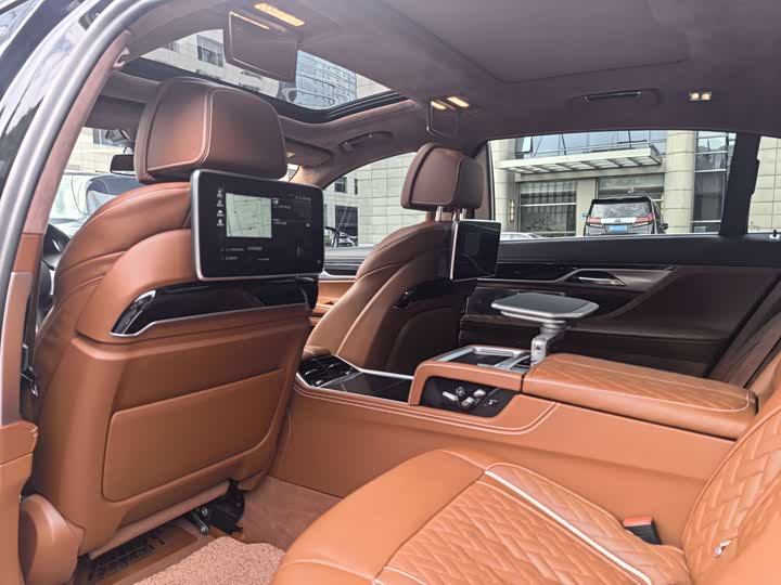 BMW 7-Series 2021 740 Li x Drive M — фото 8