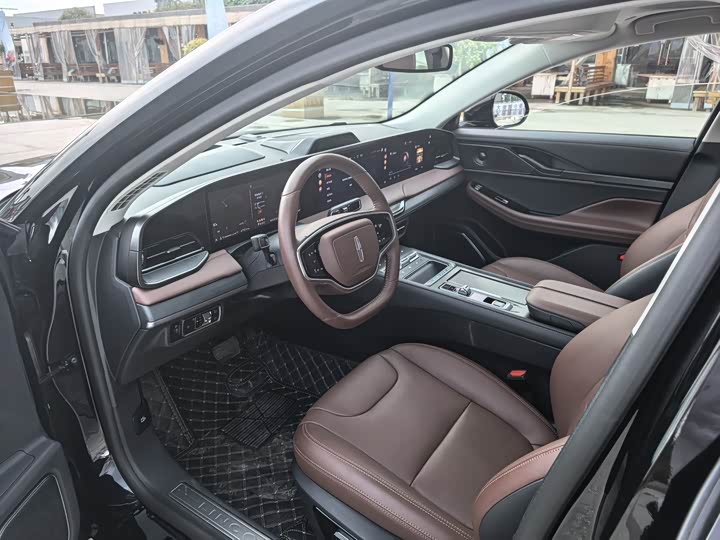 Lincoln Z 2024 2.0 T 2 WD Hybrid — фото 3