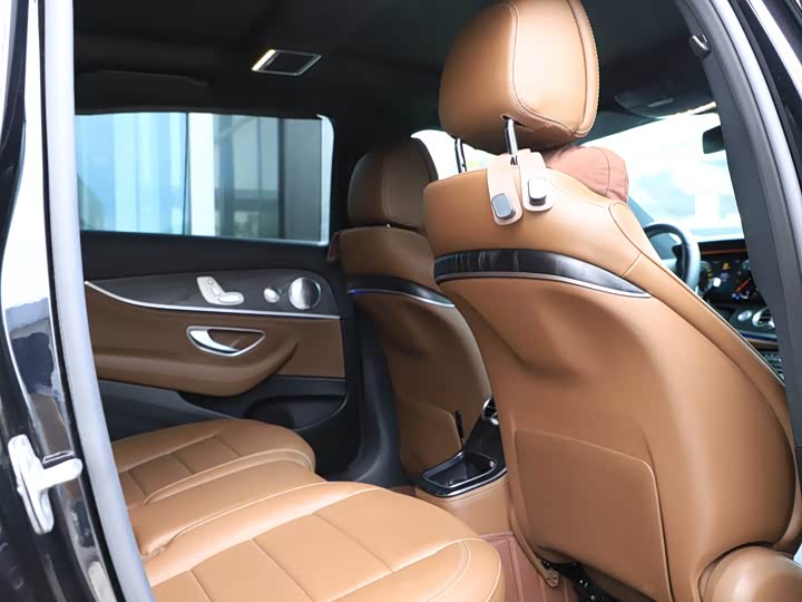 Mercedes-Benz E-Class 2021 E 300 L Luxury — фото 22