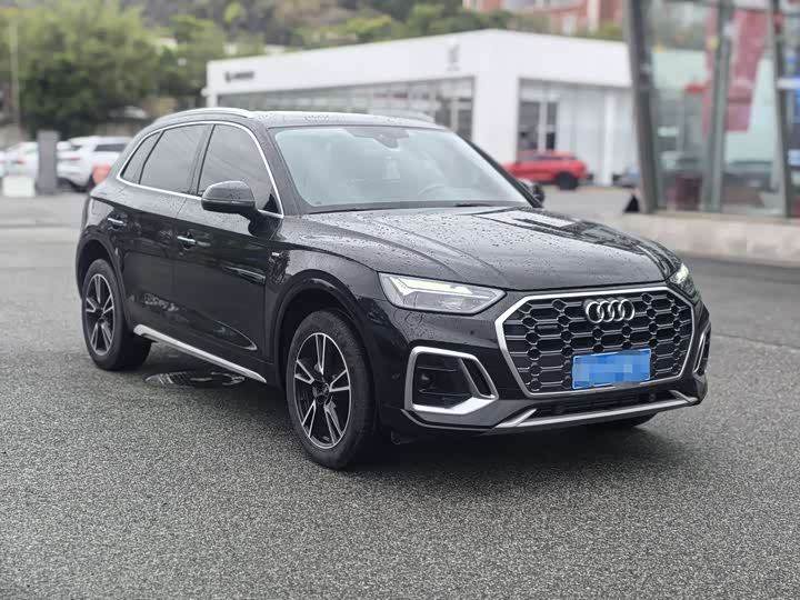 Audi Q5L 2023 40 T — фото 2
