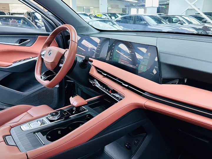 Changan CS75 PLUS 2023 2.0 T ATPremium — фото 7