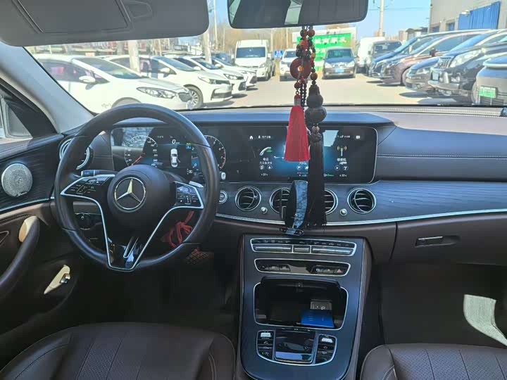 Mercedes-Benz E-Class 2023 E 300 L Luxury — фото 5