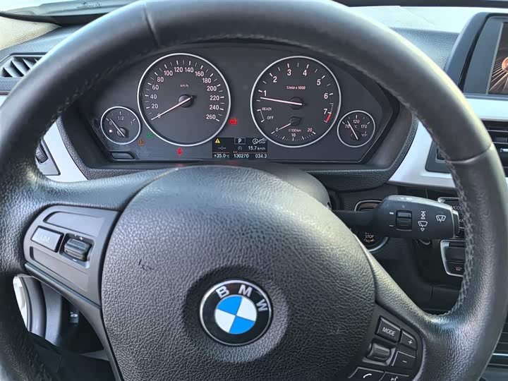 BMW 3 Series 320Li базовая — фото 15