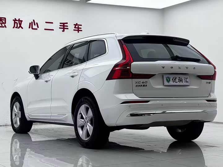 Volvo XC60 2022 B 5 4 WD — фото 6