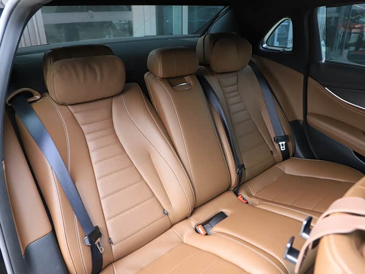 Mercedes-Benz E-Class 2021 E 300 L Luxury — фото 28