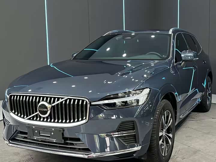 Volvo XC60 2024 B 5 4 WD — фото 1