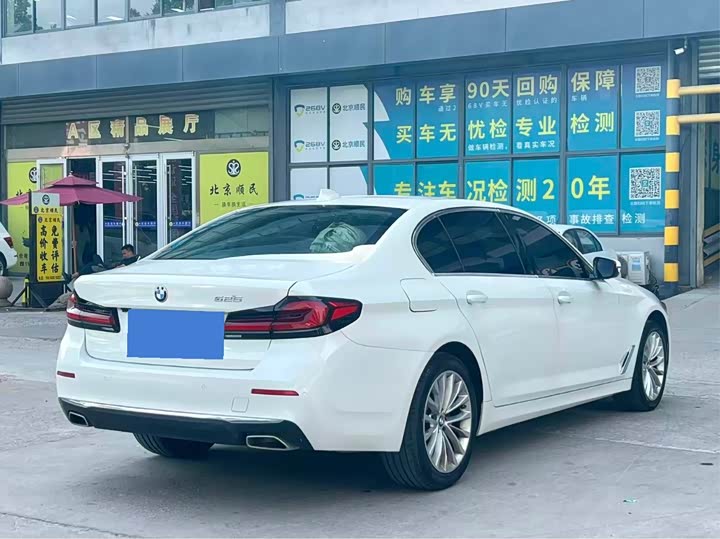 BMW 5 Series 525Li люкс-пакет — фото 7