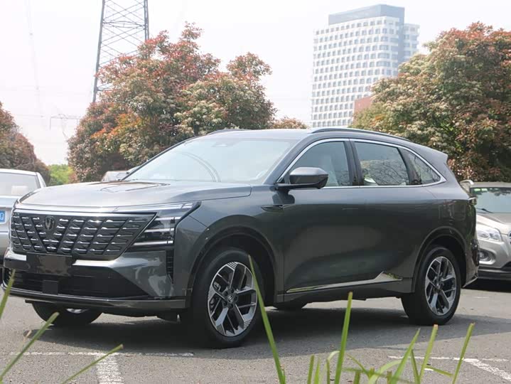 Changan CS75 PLUS 2025 1.5 T — фото 1