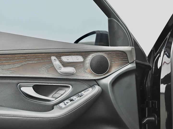 Mercedes-Benz GLC 2020 GLC 260 L 4 MATIC Luxury — фото 15