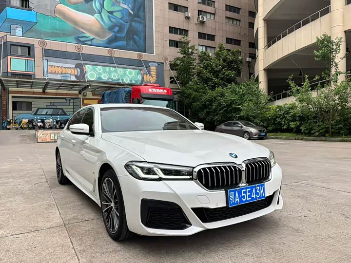 BMW 5-Series 2023 530 Li Leading M — фото 3